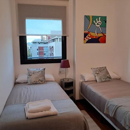 Modern Apartment, With Parking, Close To The Beach!! Сан-Адриан-де-Бесос Экстерьер фото