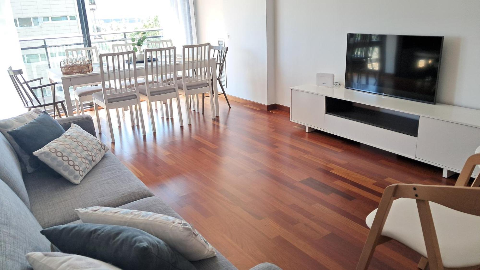 Modern Apartment, With Parking, Close To The Beach!! Сан-Адриан-де-Бесос Экстерьер фото